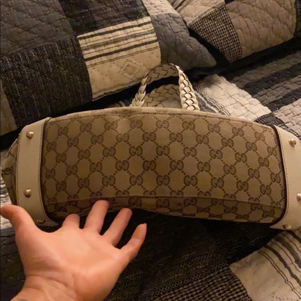 Authentic Gucci Handbag - Picture 4 of 8